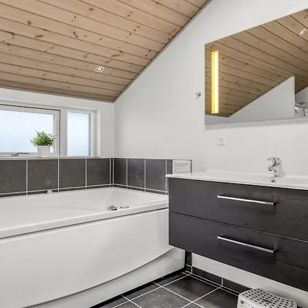 Delko - 650m From The Sea By Interhome Feriehus